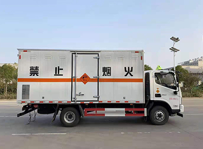 周矶管理区爆破器材运输车