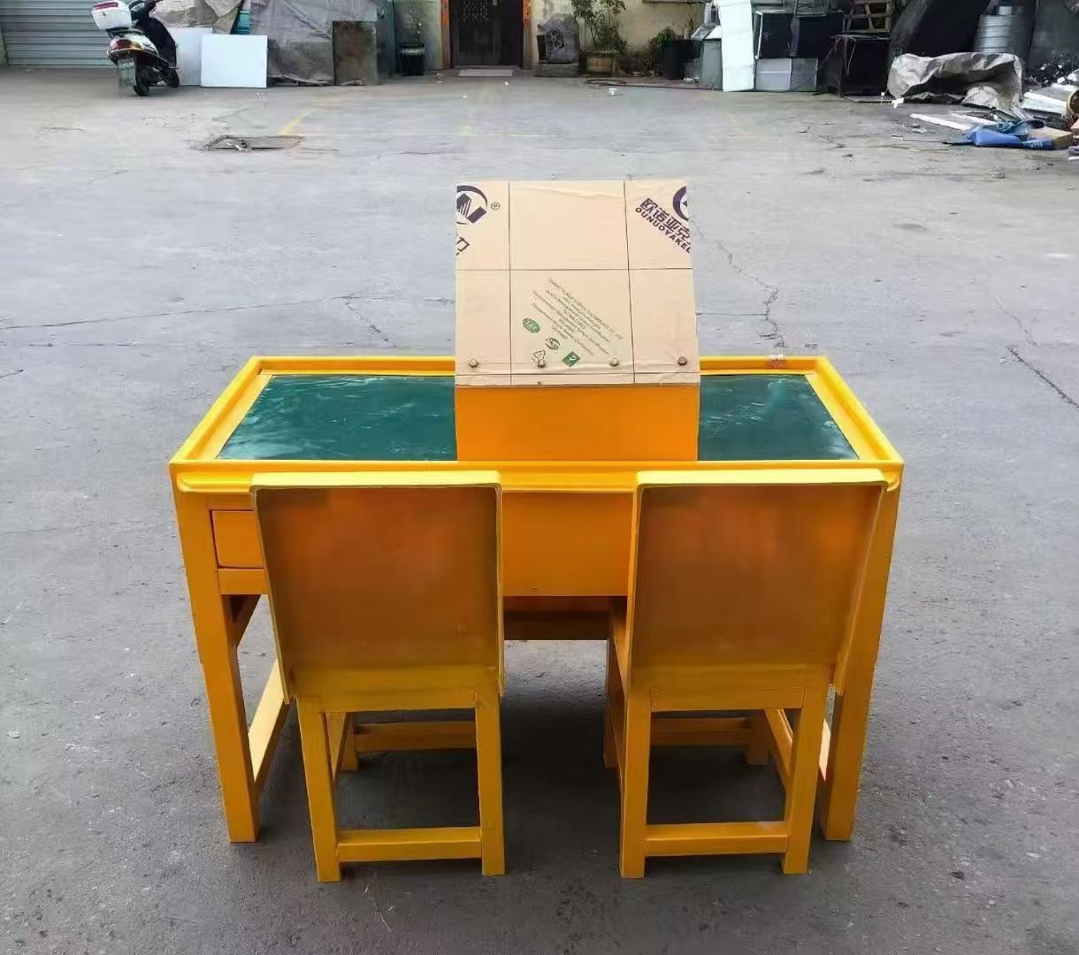 周矶管理区防静电导通桌井下煤矿火工品发放桌：危险品流转的安全守护者